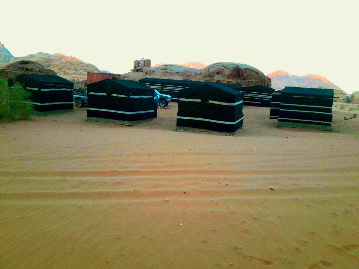 7 Pillars Camp & Jeep Tour In Wadi Rum Desert מראה חיצוני תמונה