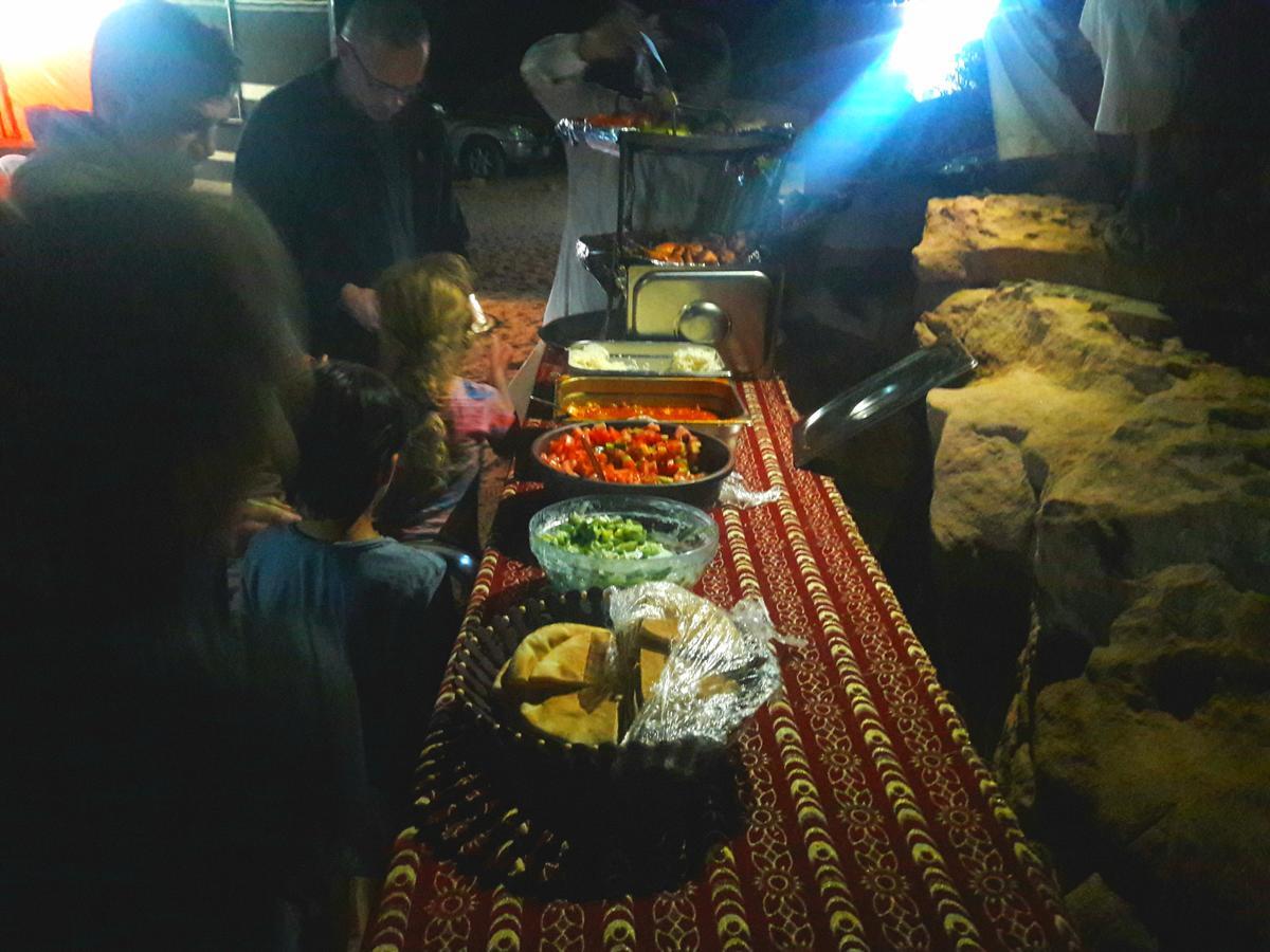 7 Pillars Camp & Jeep Tour In Wadi Rum Desert מראה חיצוני תמונה