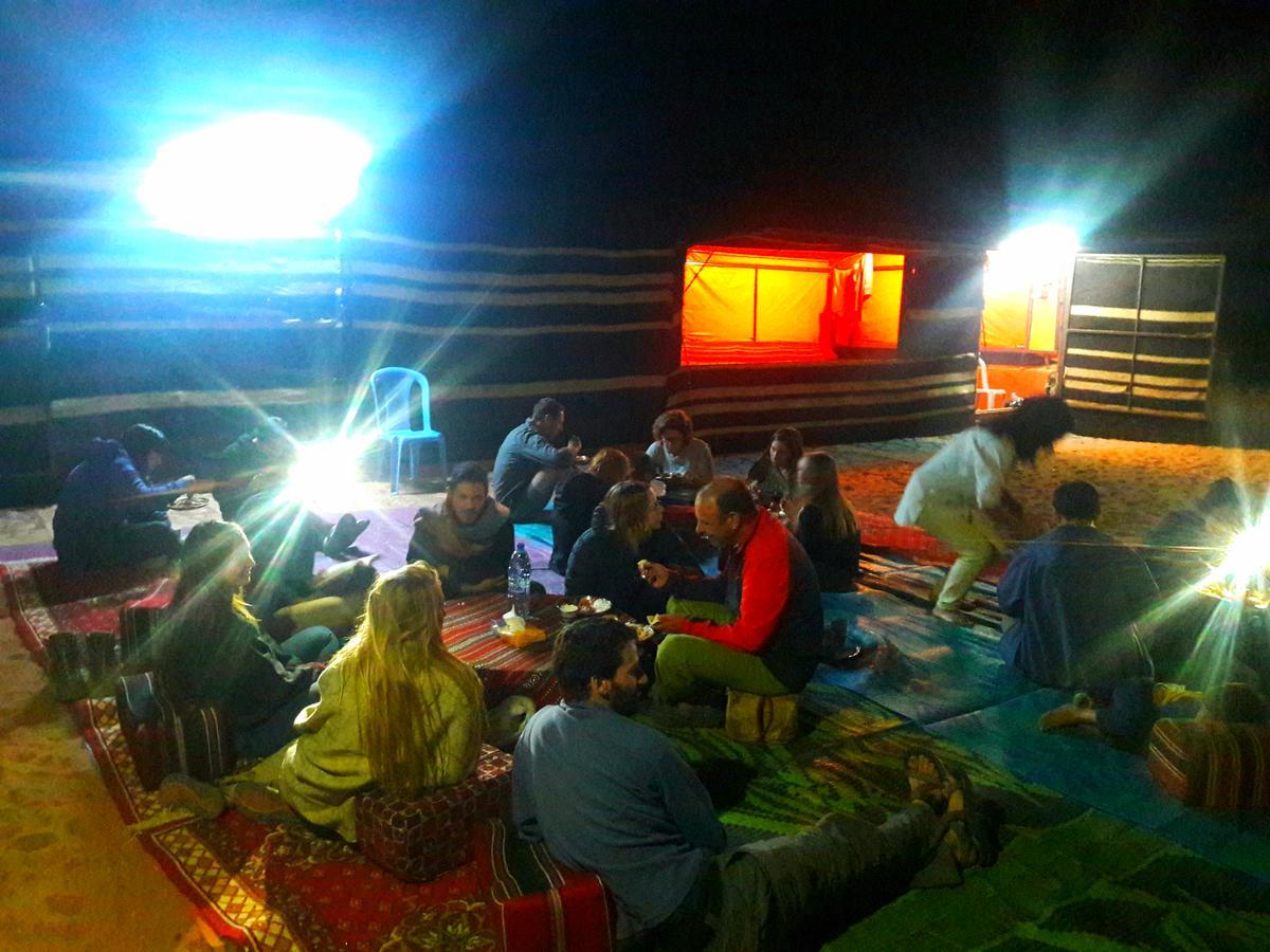 7 Pillars Camp & Jeep Tour In Wadi Rum Desert מראה חיצוני תמונה