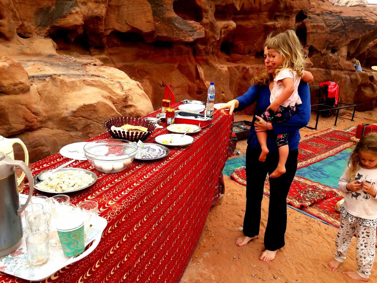 7 Pillars Camp & Jeep Tour In Wadi Rum Desert מראה חיצוני תמונה
