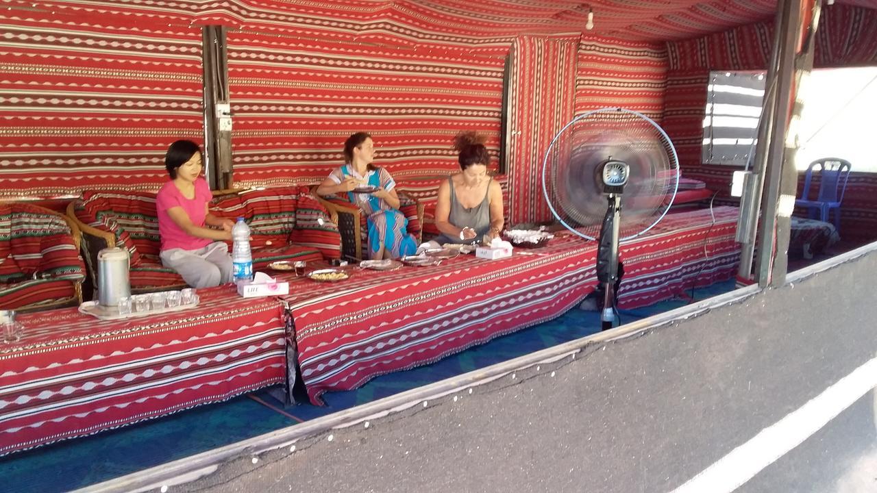 7 Pillars Camp & Jeep Tour In Wadi Rum Desert מראה חיצוני תמונה