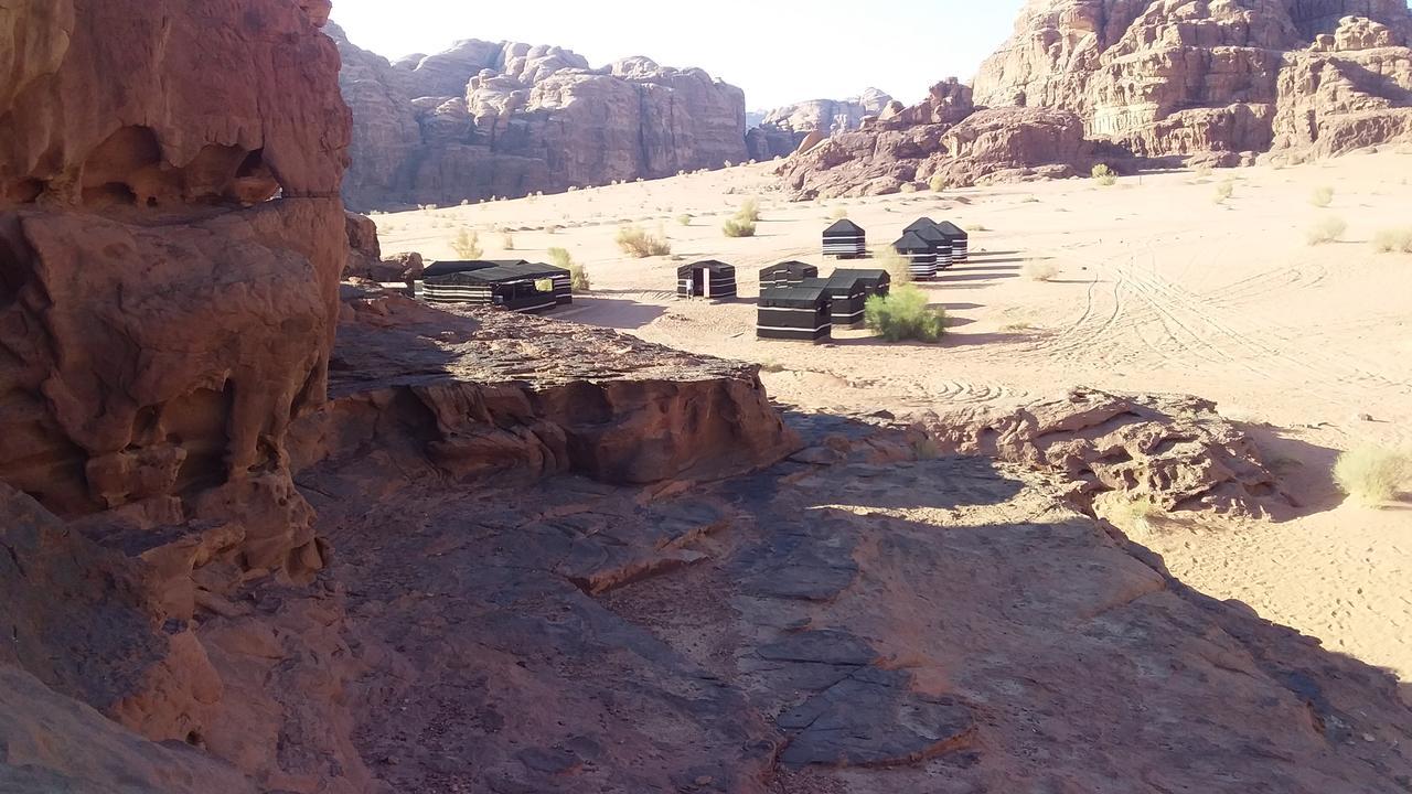 7 Pillars Camp & Jeep Tour In Wadi Rum Desert מראה חיצוני תמונה