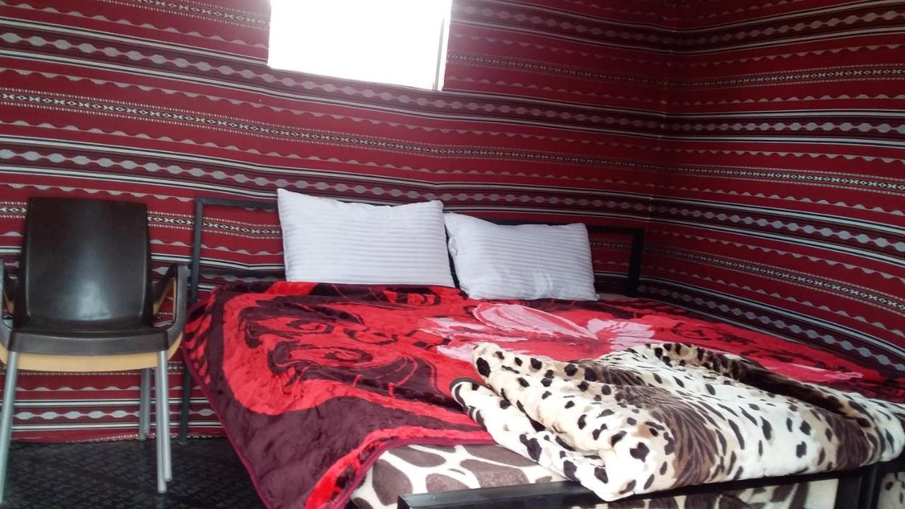 7 Pillars Camp & Jeep Tour In Wadi Rum Desert מראה חיצוני תמונה